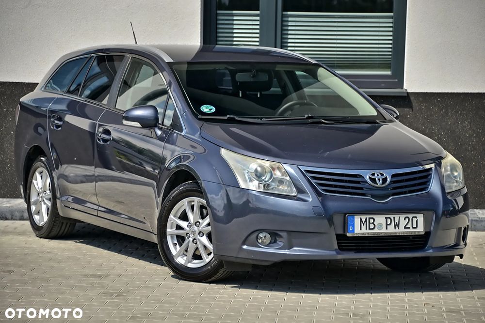 Toyota Avensis 1.6 Premium - 12