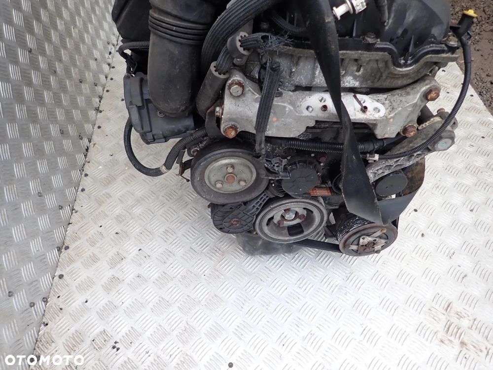 SILNIK  CITROEN DS 3  1.6 VTI  5F01 - 5