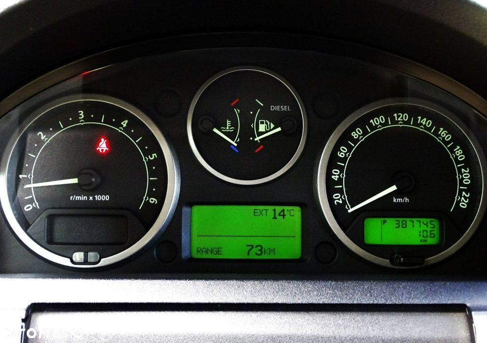 Land Rover Discovery - 25
