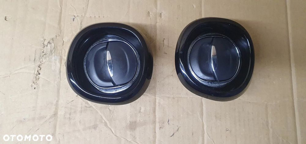 Kratka nawiewu powietrza prawa lewa Opel Vivaro B Trafic III 687606325R - 1