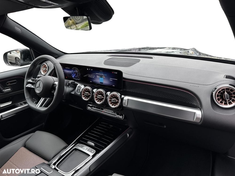 Mercedes-Benz EQB 300 4MATIC - 11