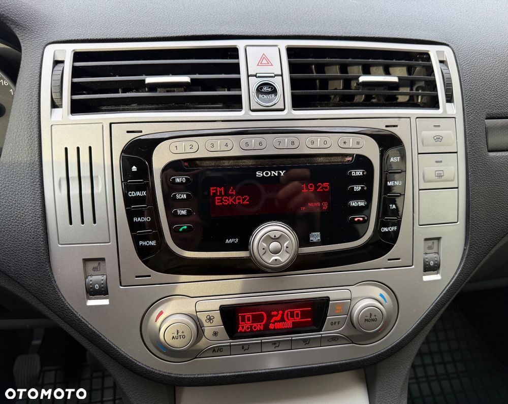 Ford Kuga 2.0 TDCi 4x4 Champions Edition - 22