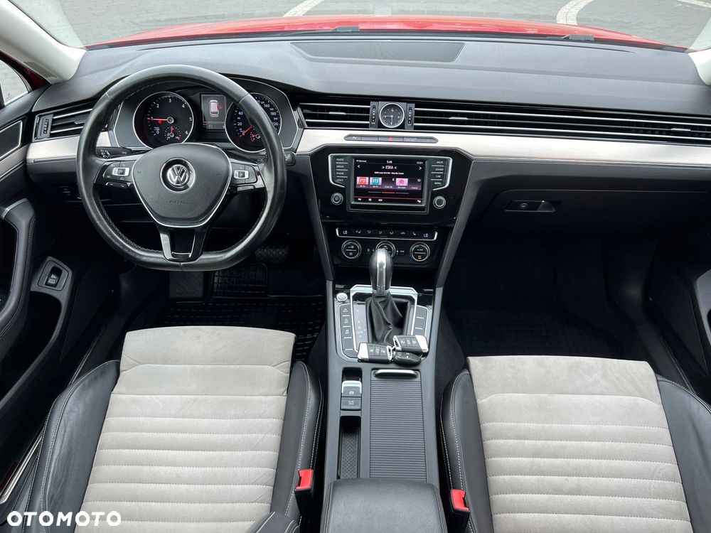 Volkswagen Passat Variant 2.0 TDI SCR DSG (BlueM Tech) Highline - 31