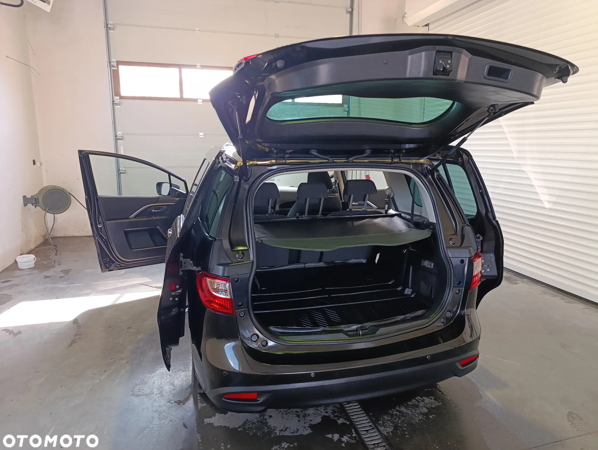Mazda 5 1.6 CD Navi + - 28
