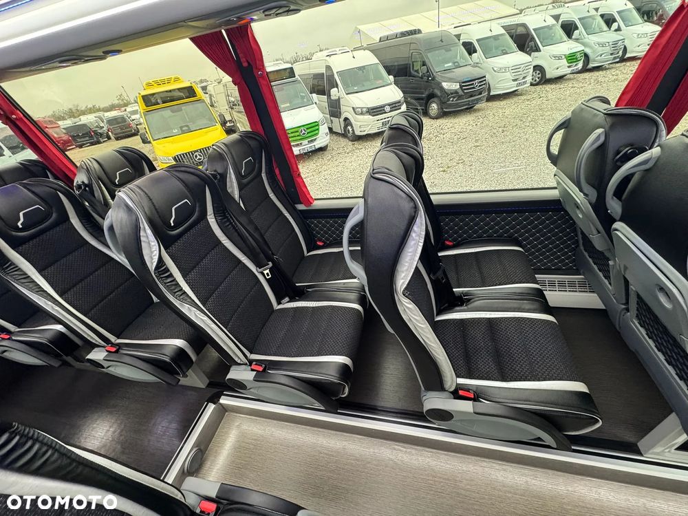 Mercedes-Benz Sprinter 519 - 25