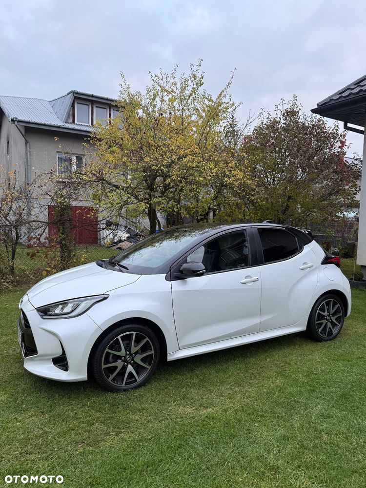 Toyota Yaris 2021 photo 2