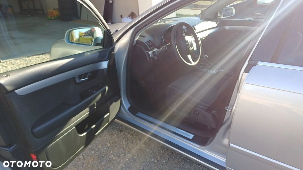 Audi A4 Limousine - 9