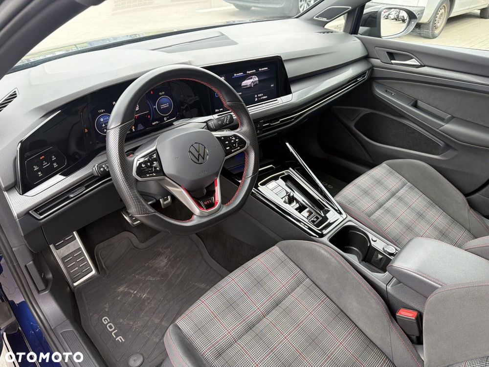 Volkswagen Golf - 10