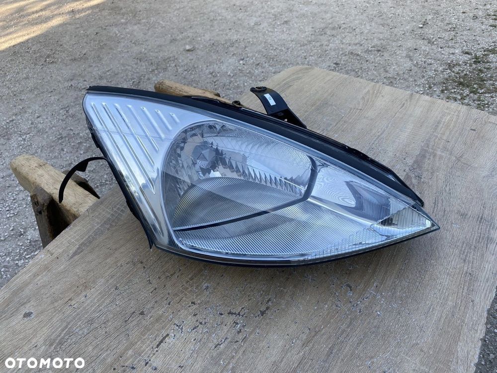 LAMPA PRZEDNIA PRAWA FORD FOCUS MK1 98-01 XS41-13005 - 1