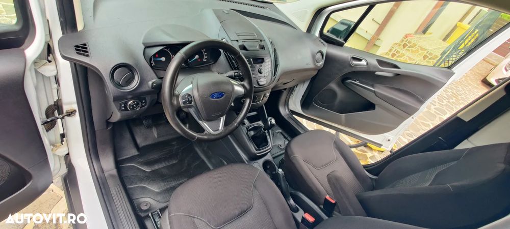 Ford Tourneo Courier - 10