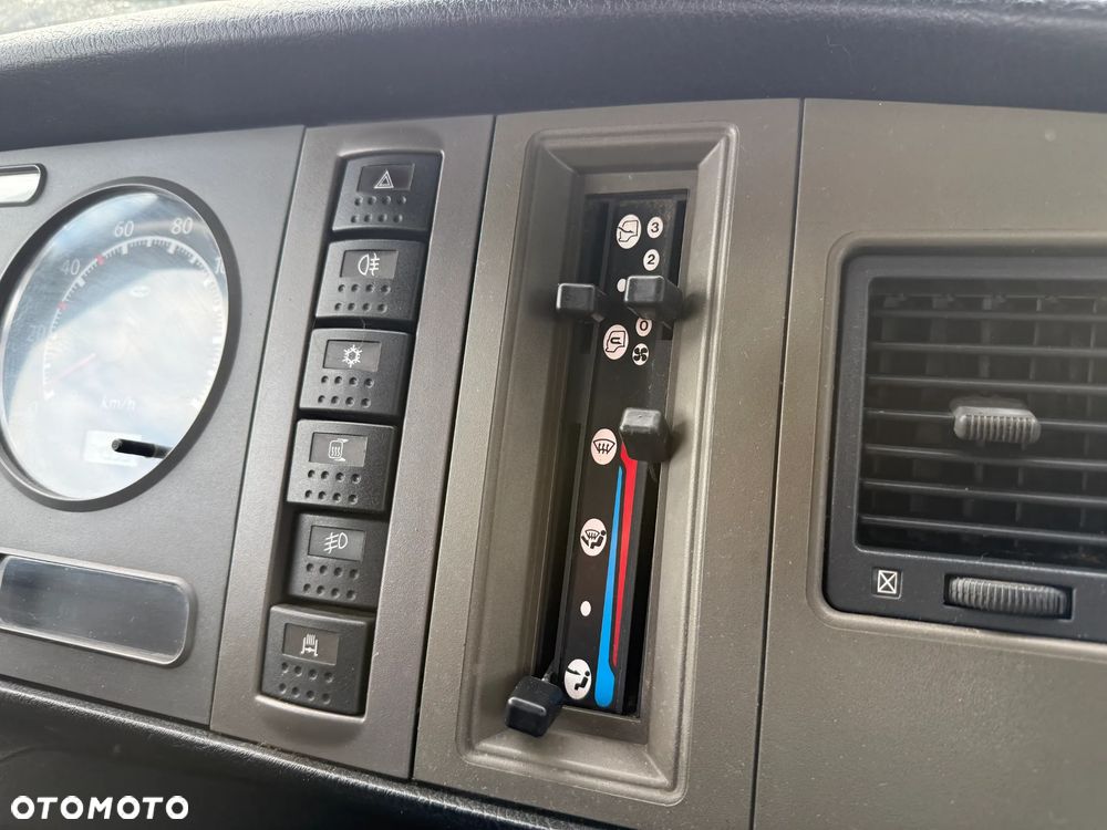 Nissan Atleon - 16