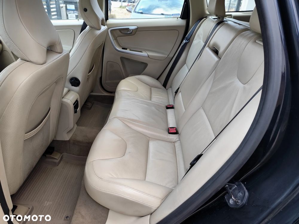 Volvo XC 60 D5 AWD Summum - 21