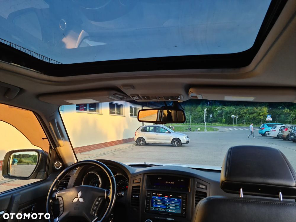 Mitsubishi Pajero - 14