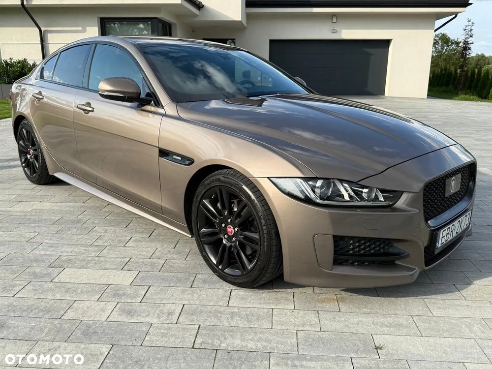 Jaguar XE 2.0 D R-Sport - 3