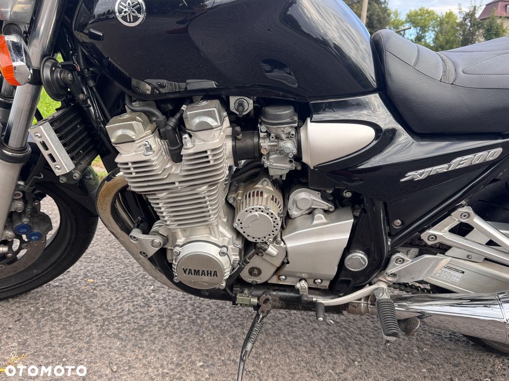 Yamaha XJR - 9
