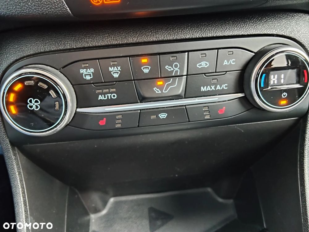 Ford Fiesta 1.0 EcoBoost STart-Stop Titanium - 12