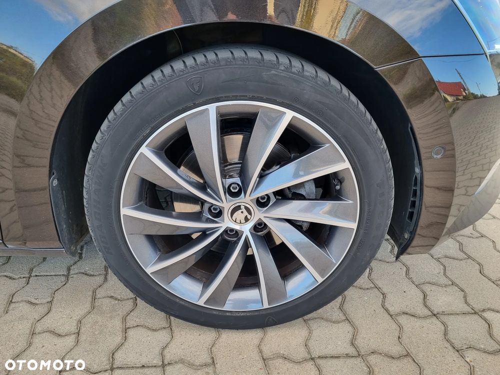 Skoda Superb 2.0 TDI L&K DSG - 29