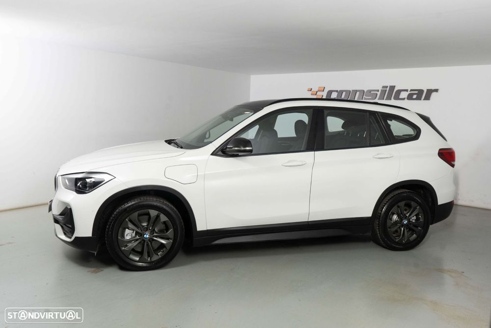 BMW X1 25 e xDrive Corporate Edition - 8