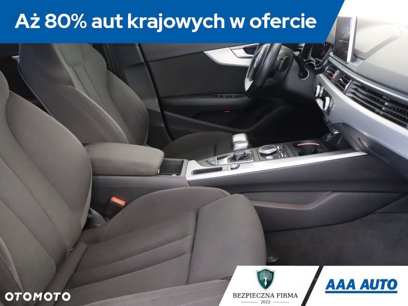 Audi A4 Limousine - 11
