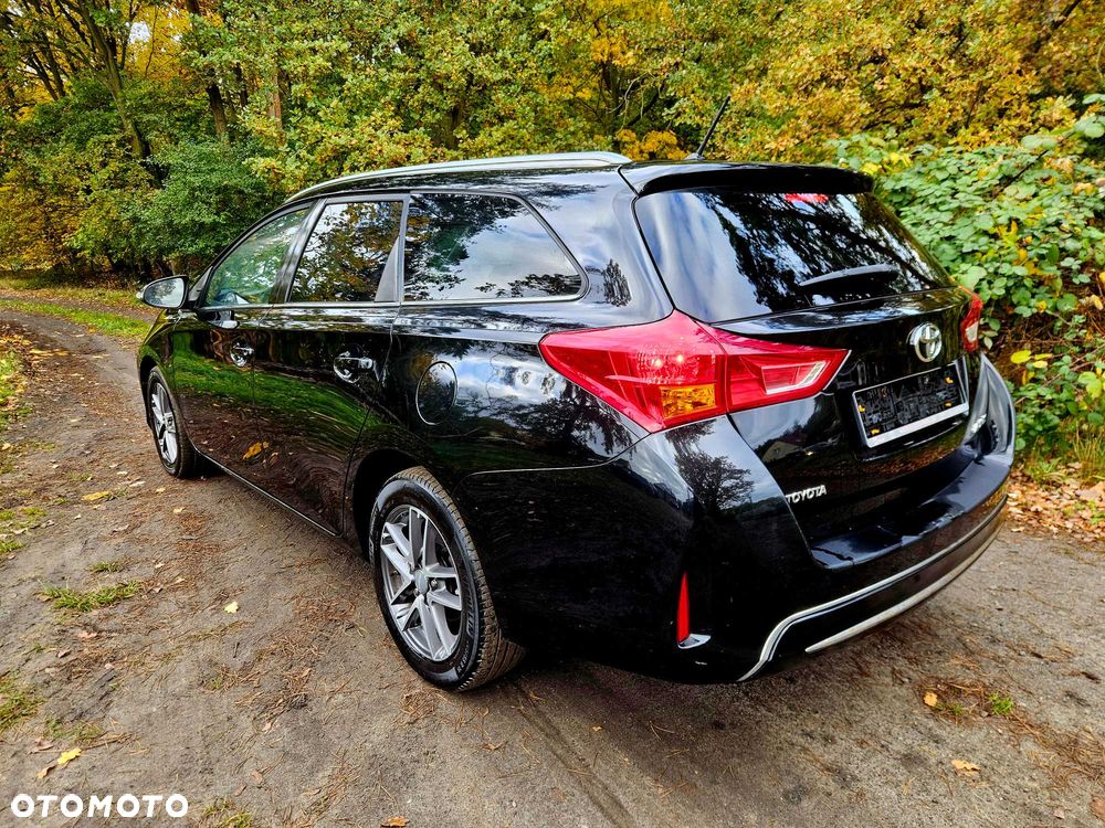 Toyota Auris - 4