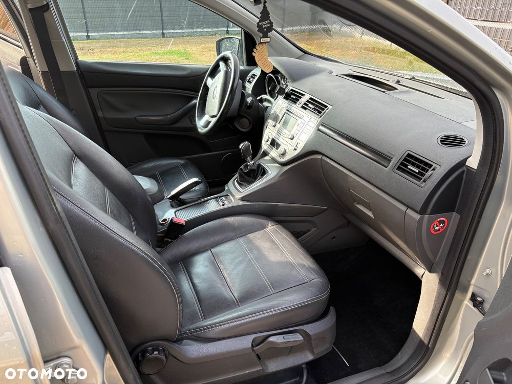 Ford Kuga 2.0 TDCi 4x4 Titanium - 14