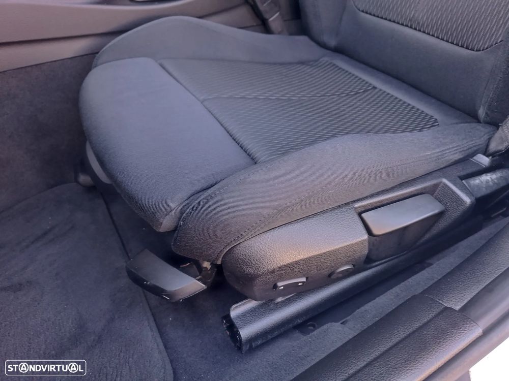 BMW 318 d Sport Line - 17