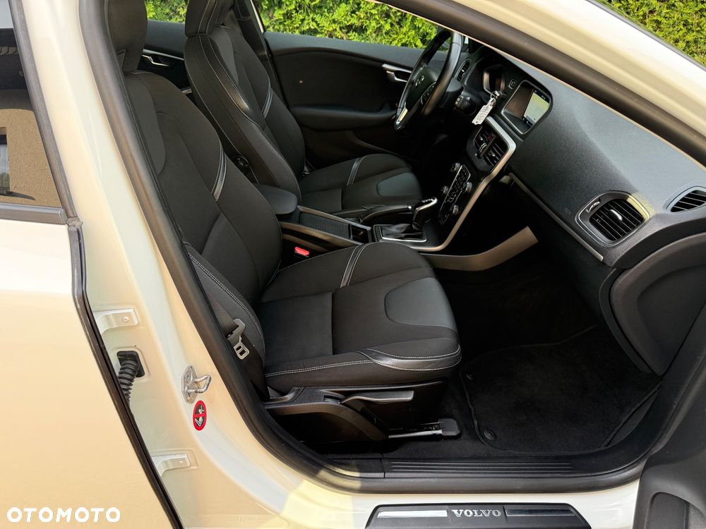 Volvo V40 D2 Geartronic Momentum - 15