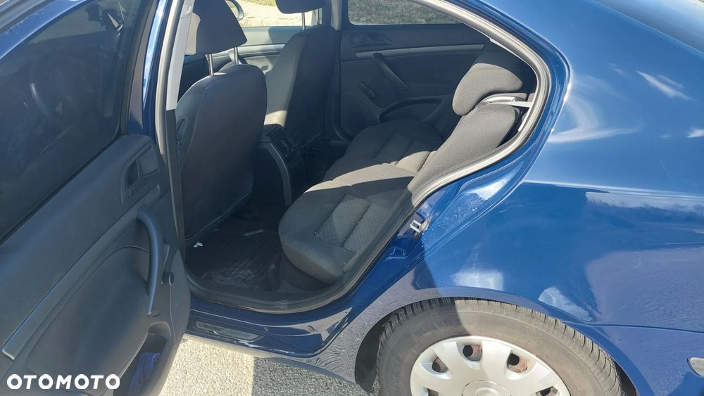 Skoda Octavia 1.6 Tour - 13