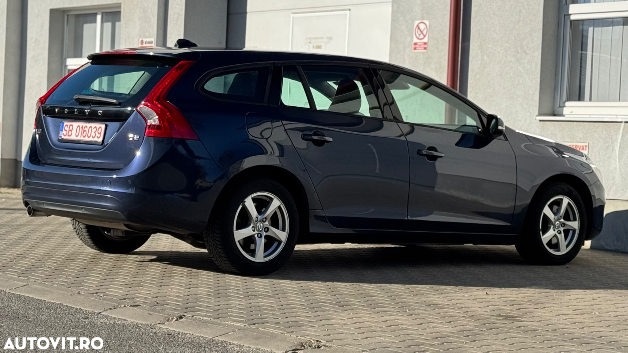 Volvo V60 D2 ECO Start-Stop Kinetic - 16