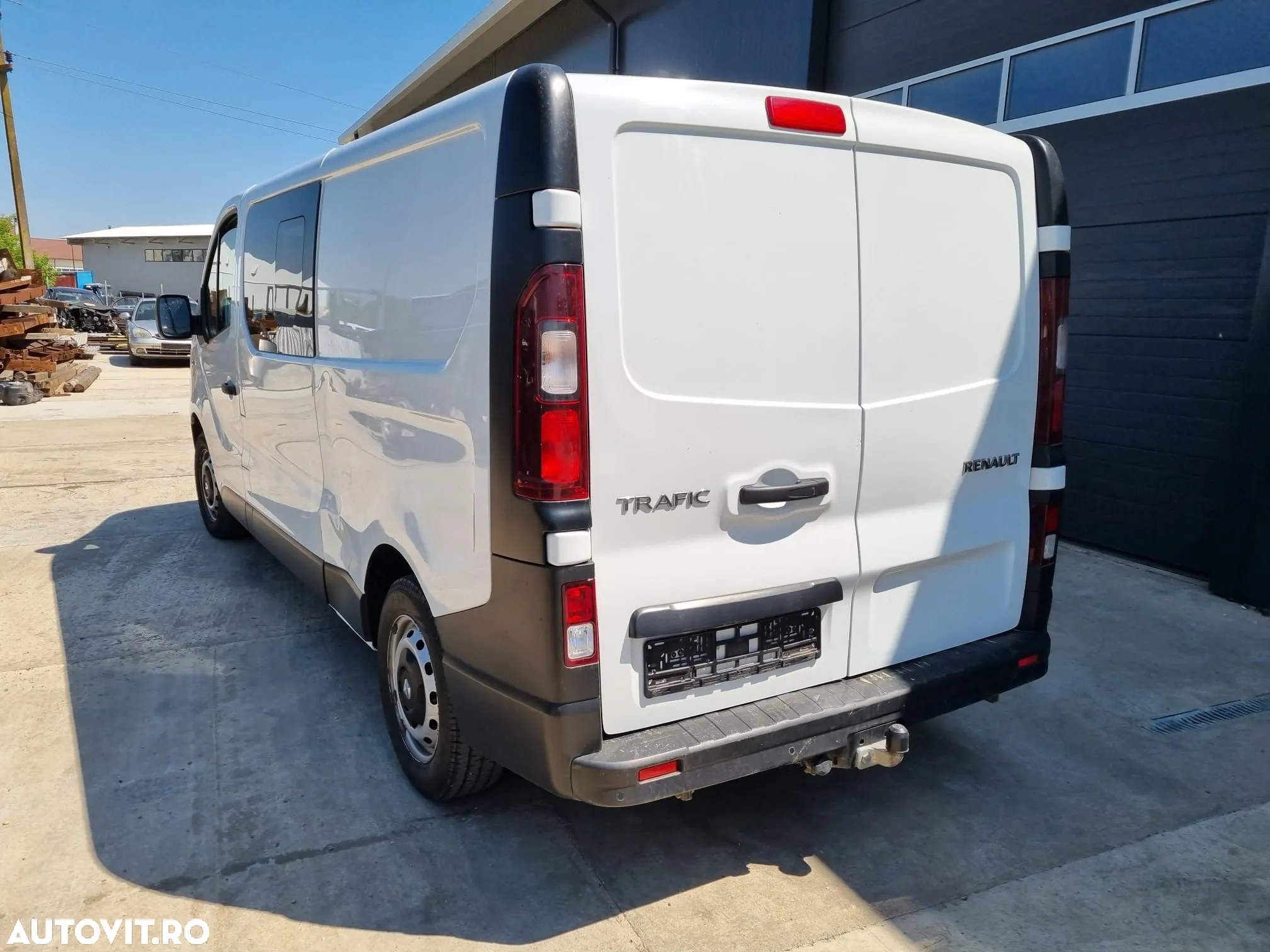 Dezmembrari piese auto Renault Trafic 3 Mixt 5 locuri - 4