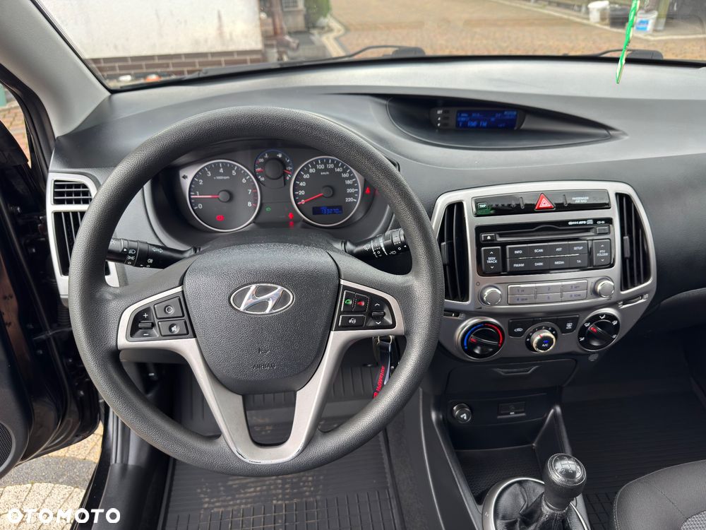 Hyundai i20 - 33