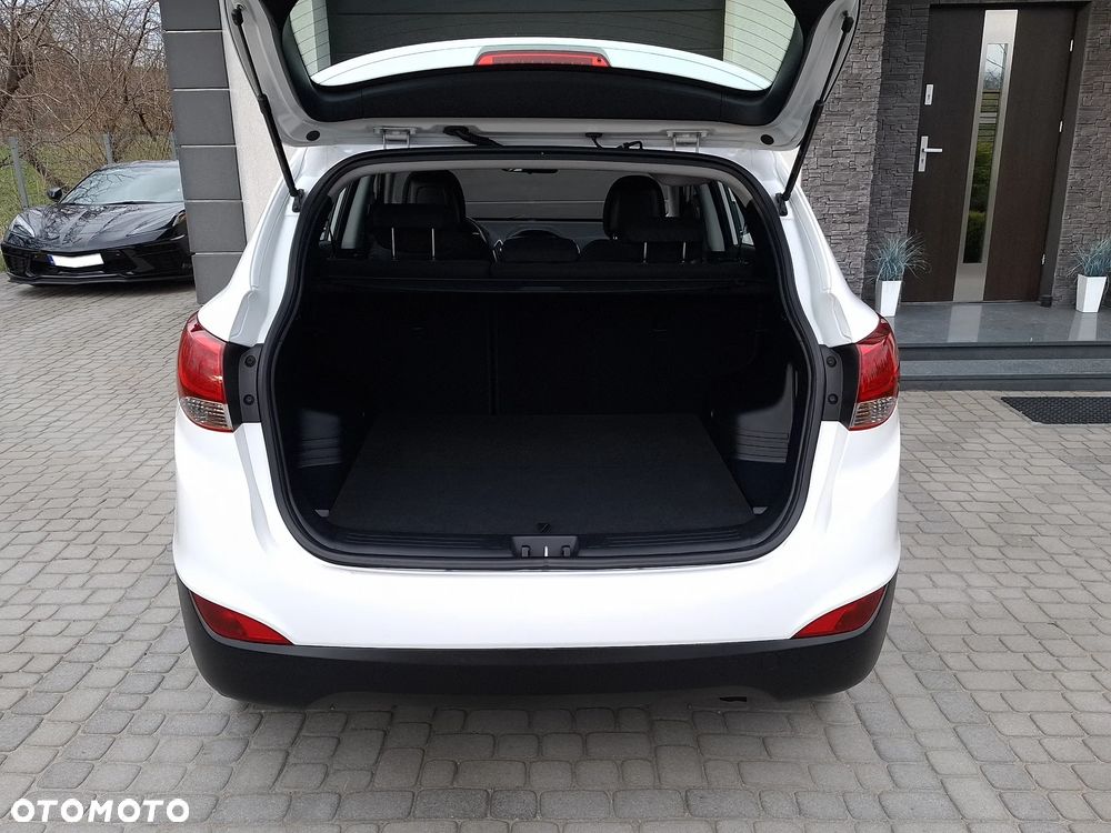 Hyundai ix35 1.6 2WD Fifa World Cup Edition - 12