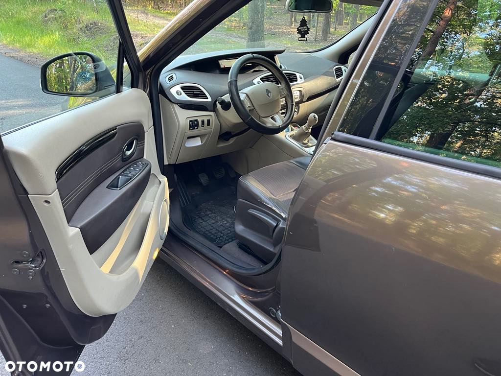 Renault Scenic 1.5 dCi Emotion - 10