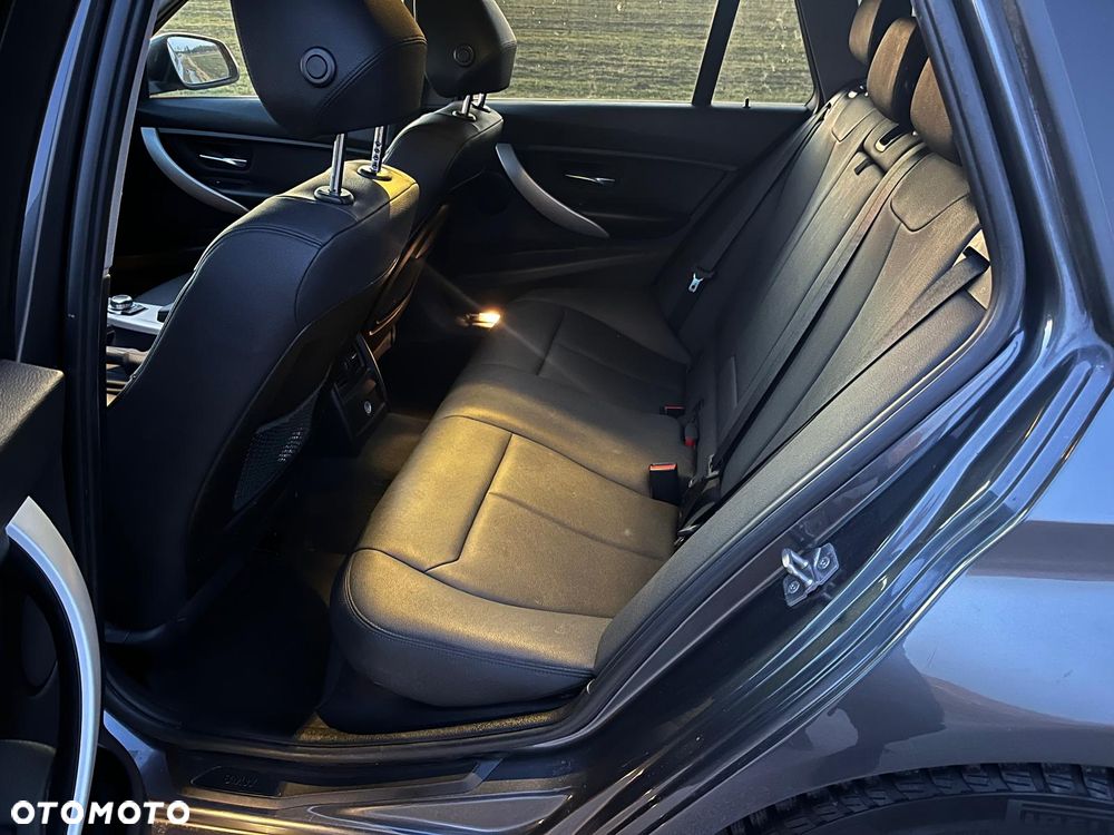 BMW Seria 3 320d Efficient Dynamics - 18