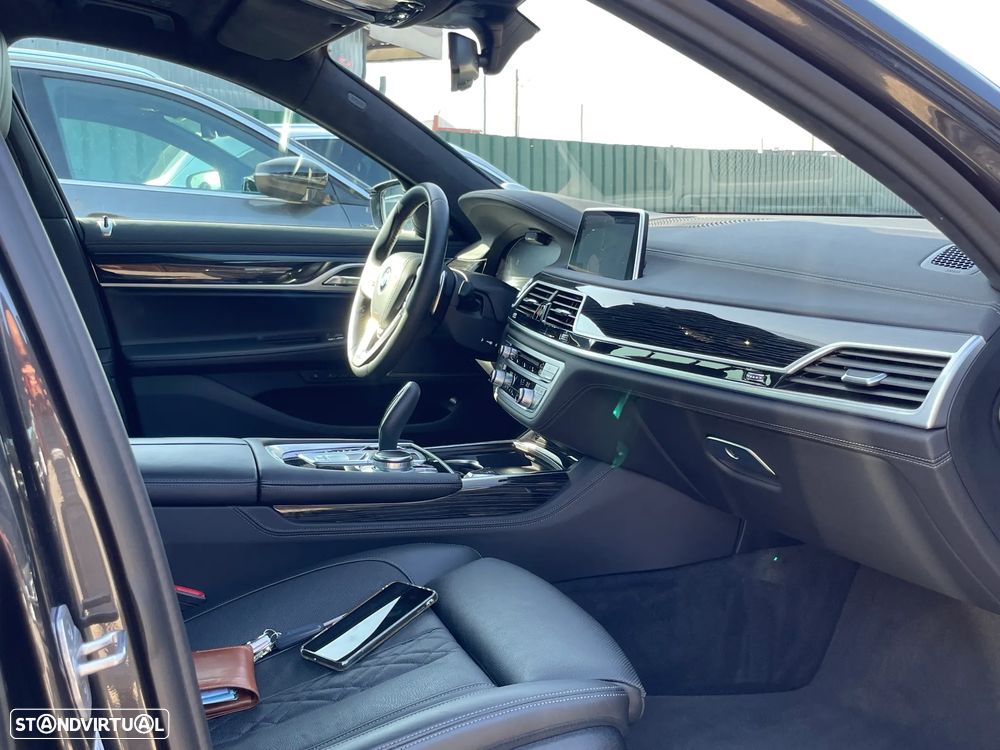 BMW 740 d xDrive Auto — fotografia 23