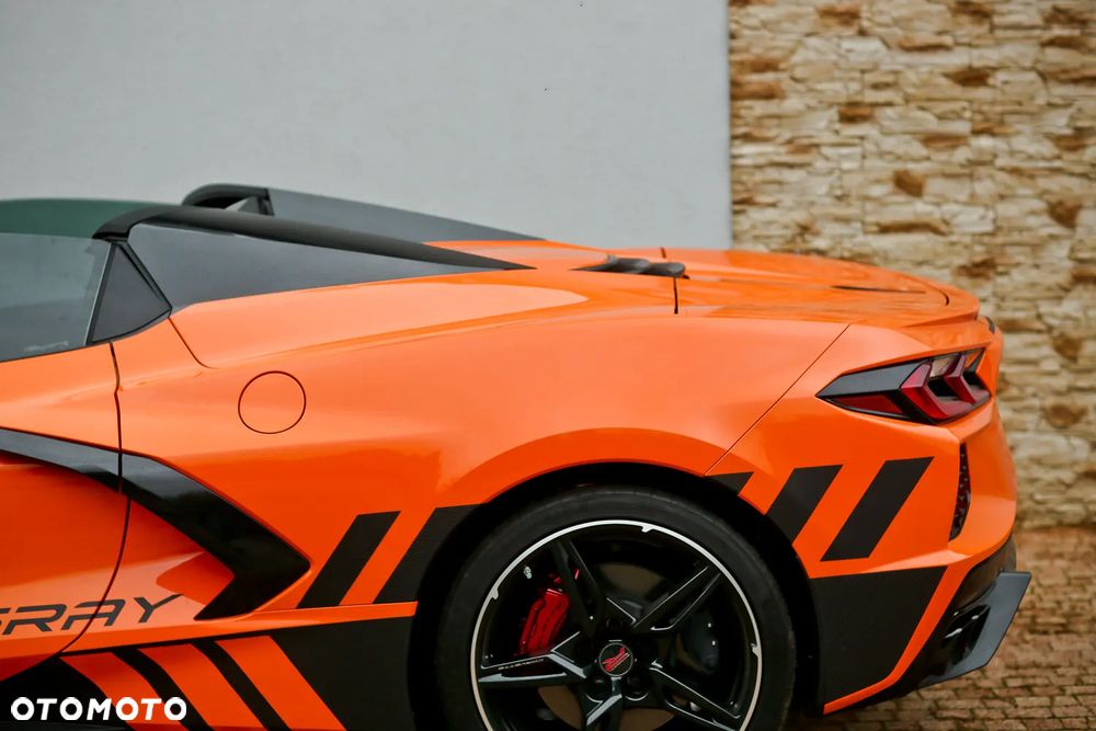 Chevrolet Corvette - 24