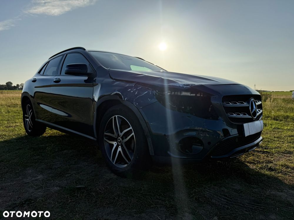 Mercedes-Benz GLA 200 7G-DCT Activity Edition - 16