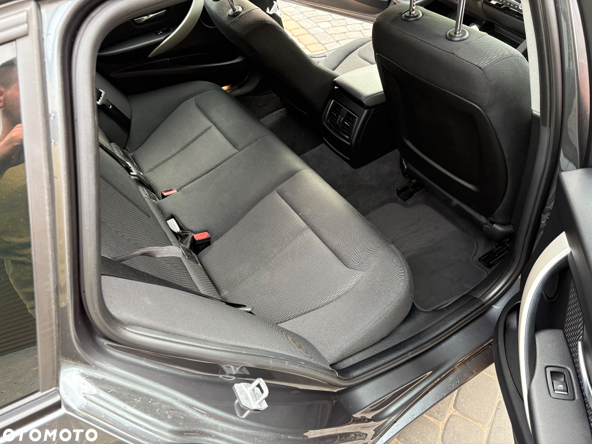 BMW Seria 3 318d Touring - 22