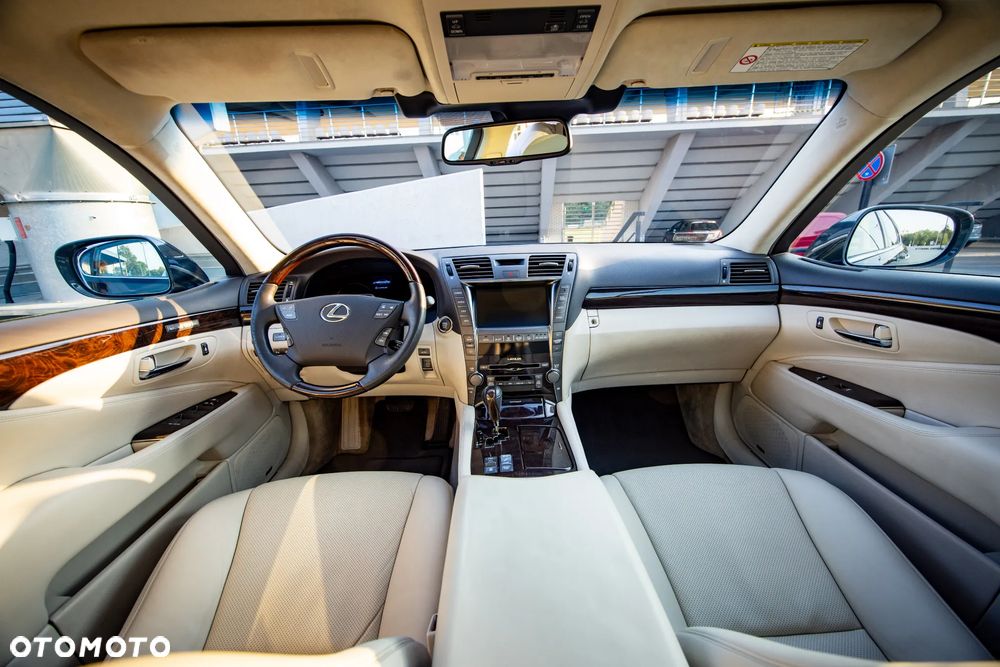 Lexus LS 460 Prestige - 19