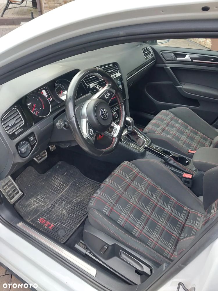 Volkswagen Golf GTI 2.0 TSI OPF DSG Performance - 6