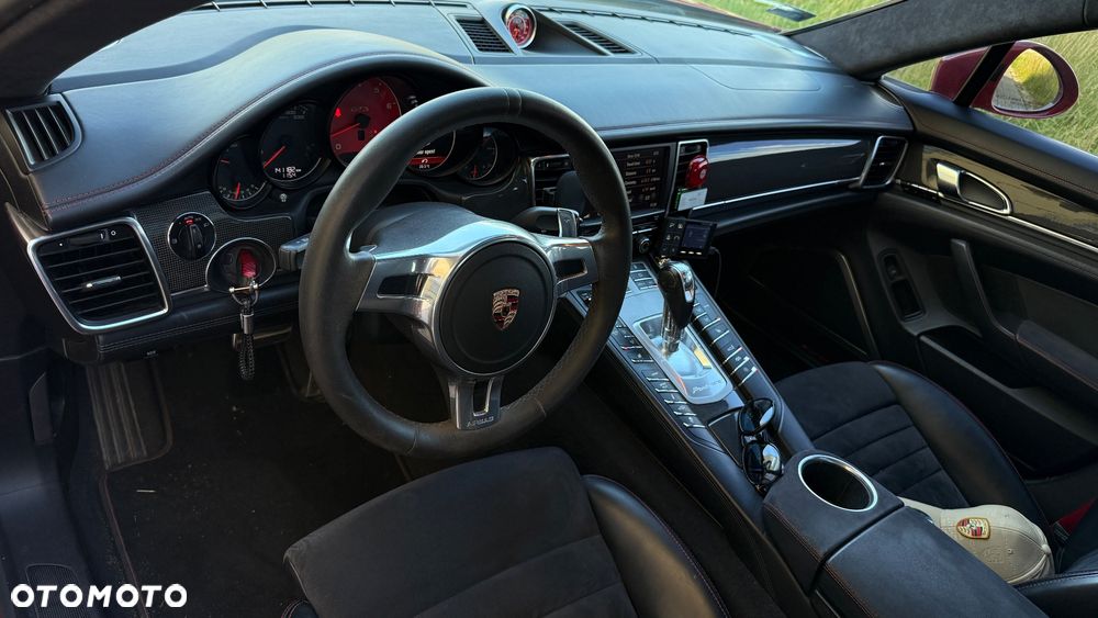 Porsche Panamera GTS - 11