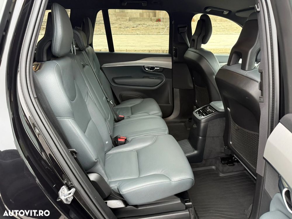 Volvo XC 90 - 9
