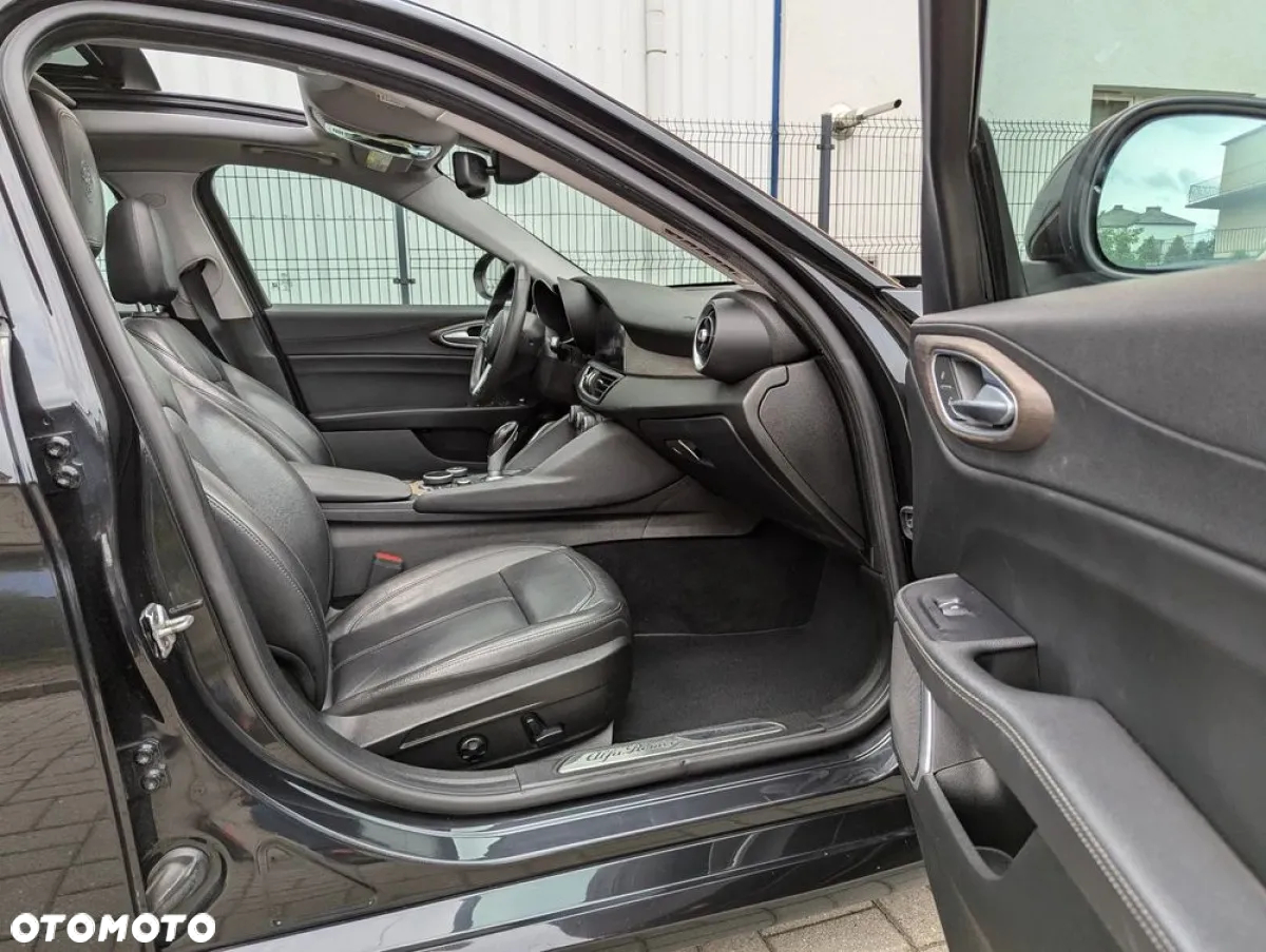 Alfa Romeo Giulia 2.0 Turbo TI Q4 - 16