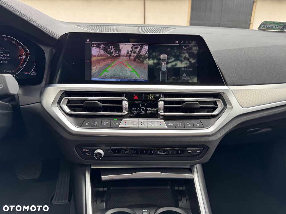 BMW Seria 3 320d xDrive Luxury Line sport - 33