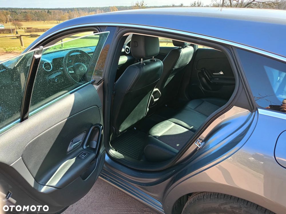 Mercedes-Benz CLA 200 7G-DCT - 10