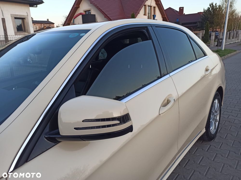 Mercedes-Benz Klasa E 220 BlueTEC 4Matic 7G-TRONIC - 17