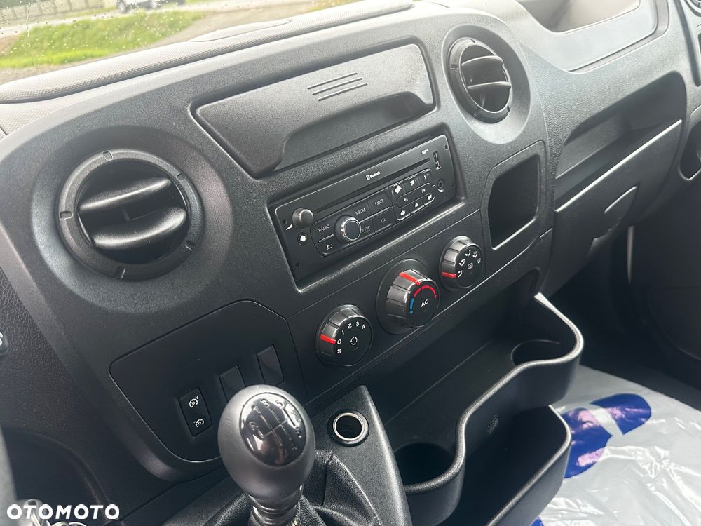 Nissan NV400 - 16