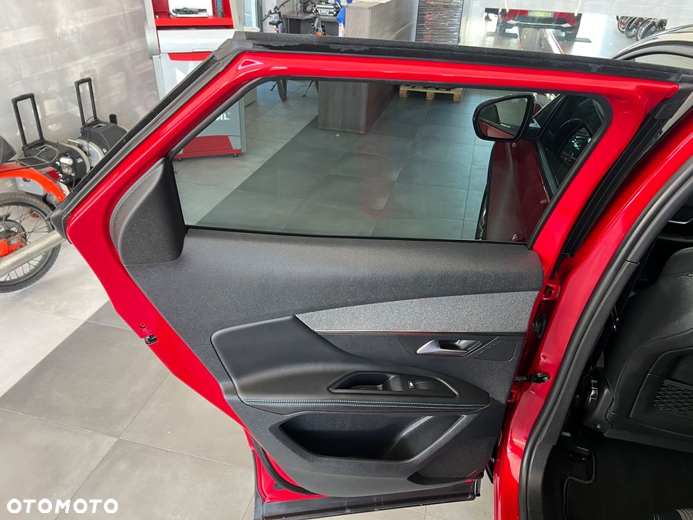Peugeot 3008 1.2 PureTech Active S&S EAT8 - 20