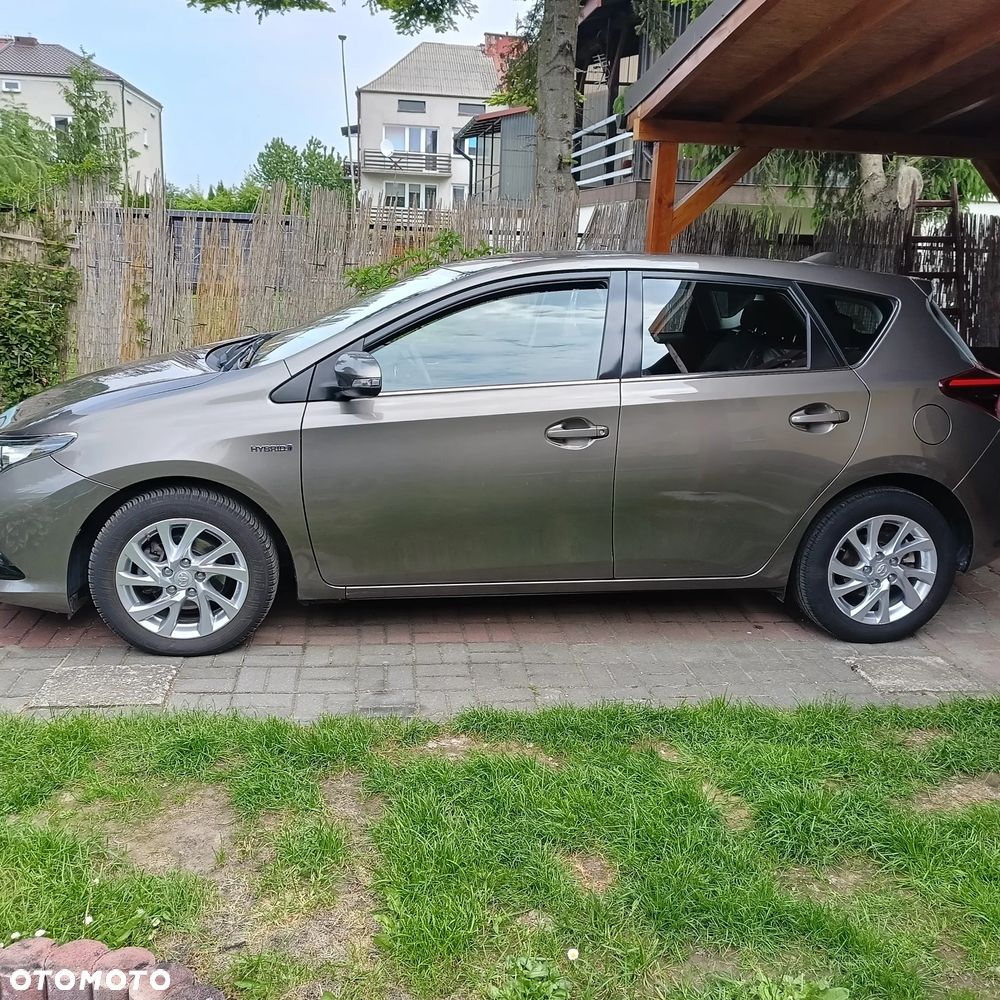Toyota Auris 1.8 HSD Luna - 30