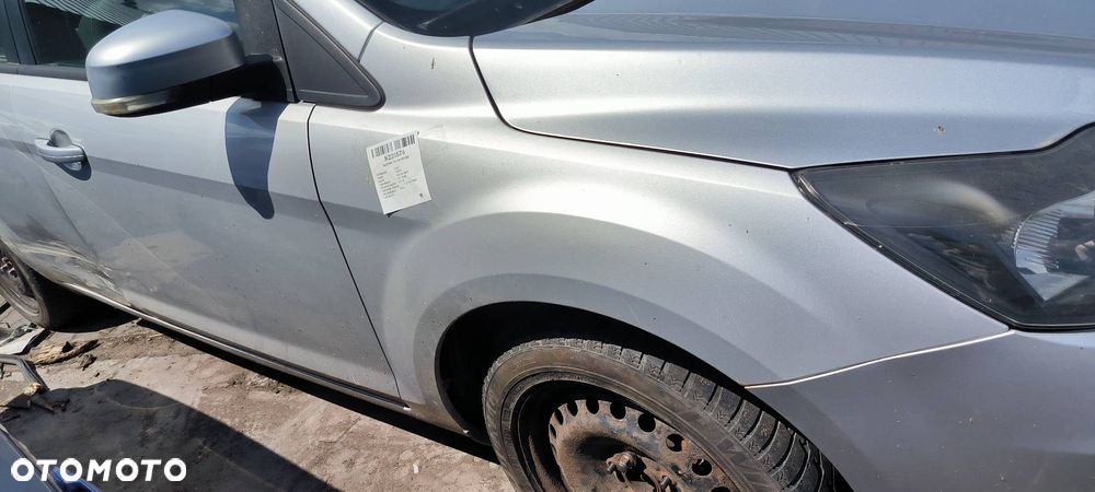 BŁOTNIK PRAWY PRZÓD FORD FOCUS MK2 - 1